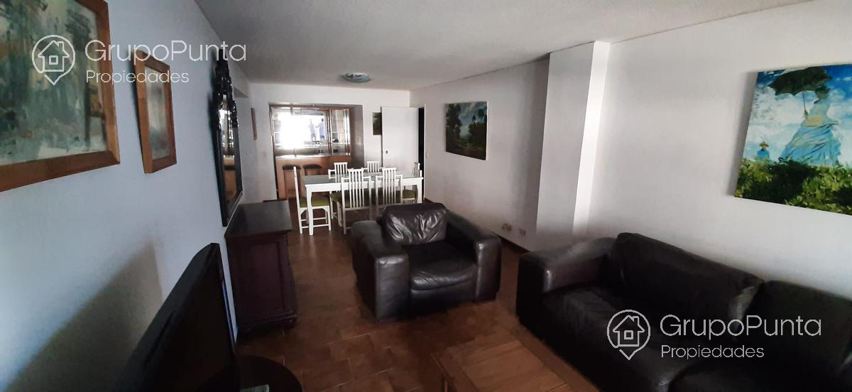 Apartamento en alquiler  Playa Mansa - Edificio en primera en línea · Foto 5