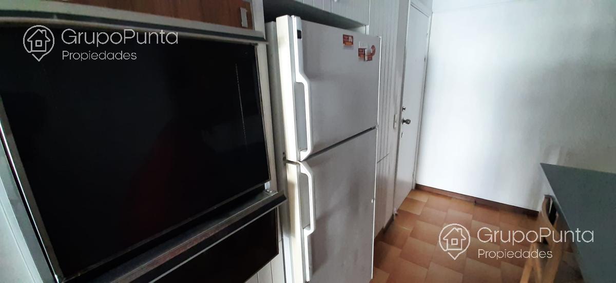 Apartamento en alquiler  Playa Mansa - Edificio en primera en línea · Foto 7