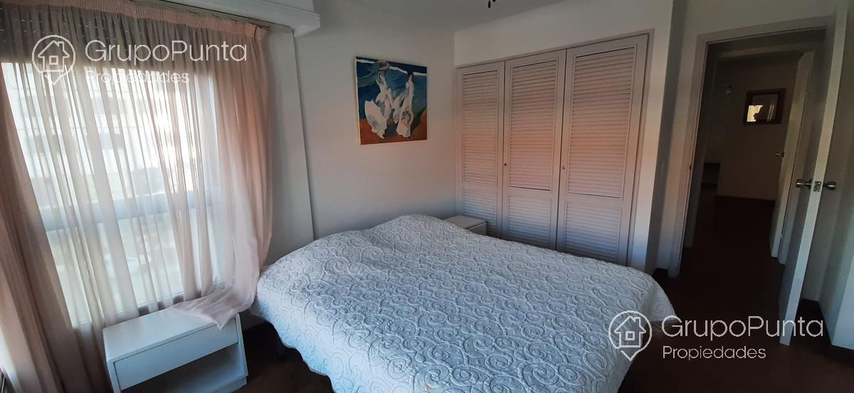 Apartamento en alquiler  Playa Mansa - Edificio en primera en línea · Foto 11