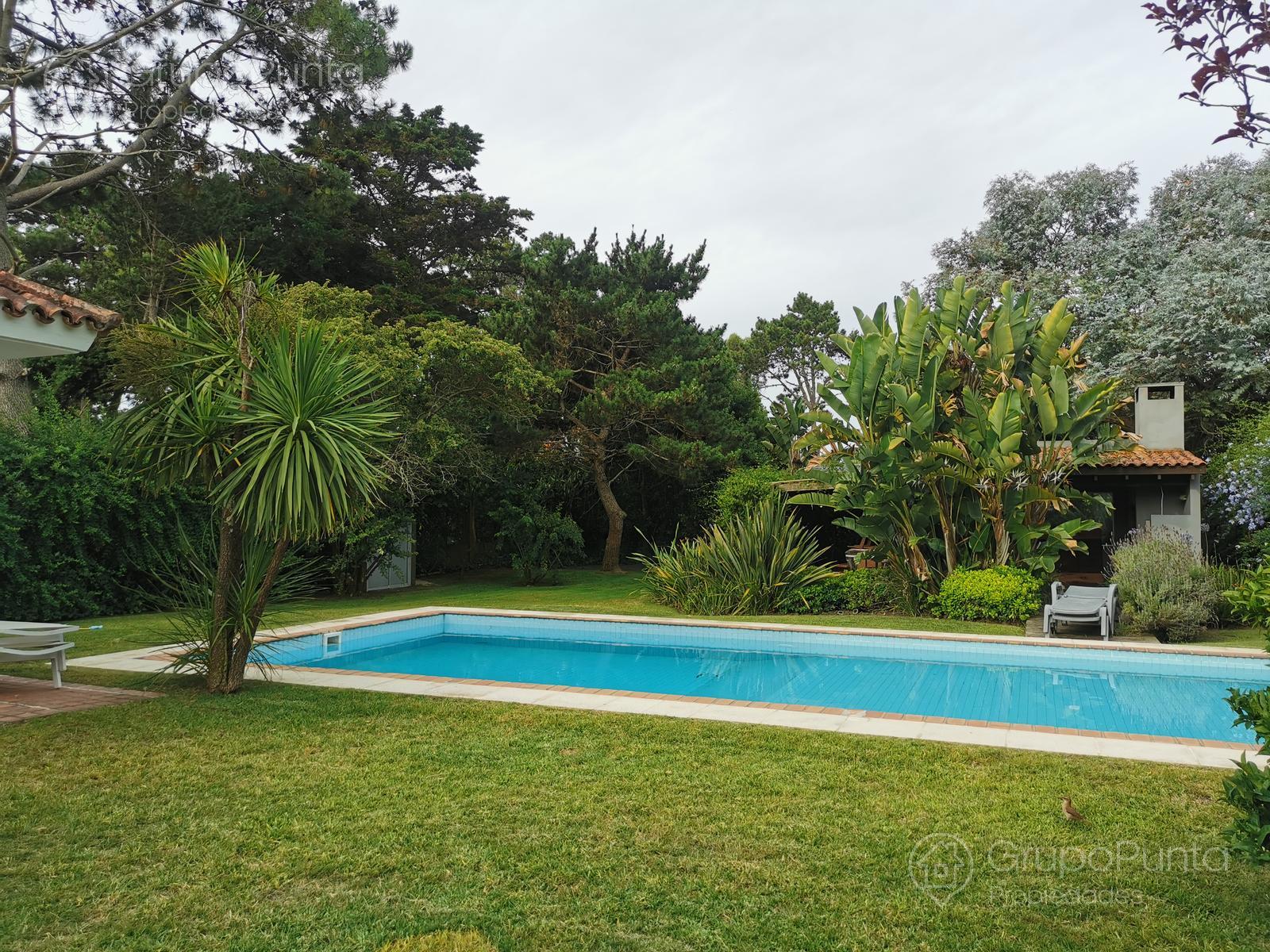 Alquiler de hermosa casa en San Rafael a pasos del mar - Punta del Este