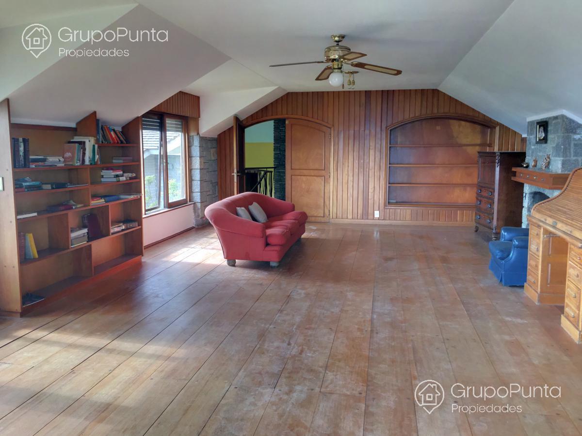 Residencia con piscina frente al mar en alquiler- en venta - Playa Mansa · Foto 5