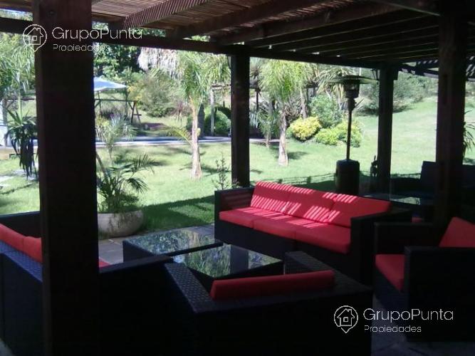 Casa grande de 7 dormitorios con piscina  en alquiler -venta en  Punta Ballena - Club del Lago. · Foto 5