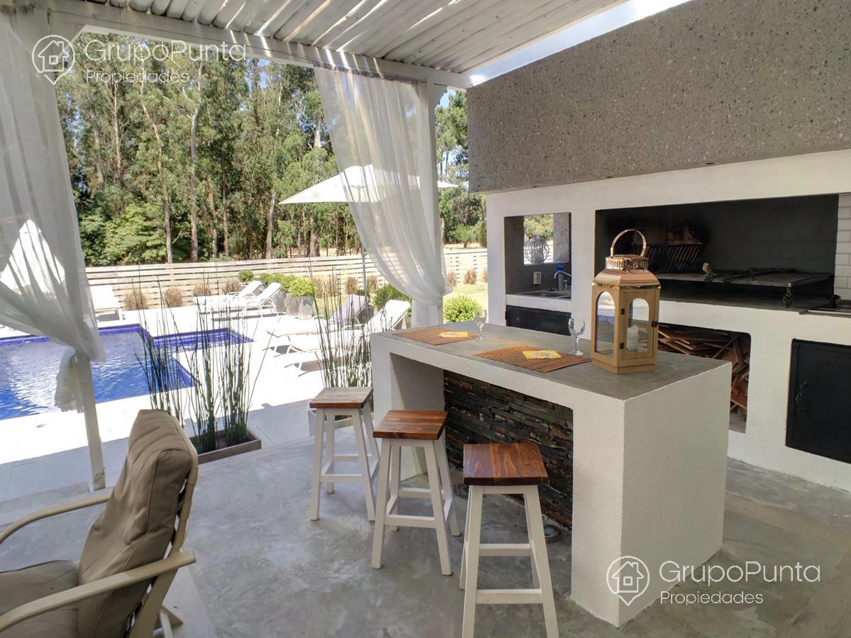 Casa moderna  en  venta y en alquiler en  Parque Burnett , Pinares · Foto 5