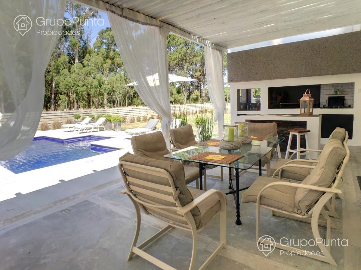 Casa moderna  en  venta y en alquiler en  Parque Burnett , Pinares · Foto 6
