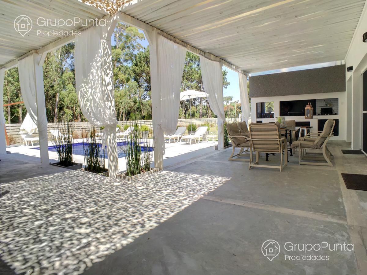 Casa moderna  en  venta y en alquiler en  Parque Burnett , Pinares · Foto 7