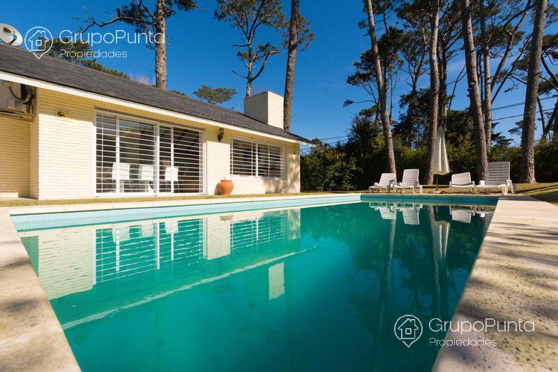 Casa con piscina playa mansa  en venta -alquiler  - Punta del Este · Foto 2