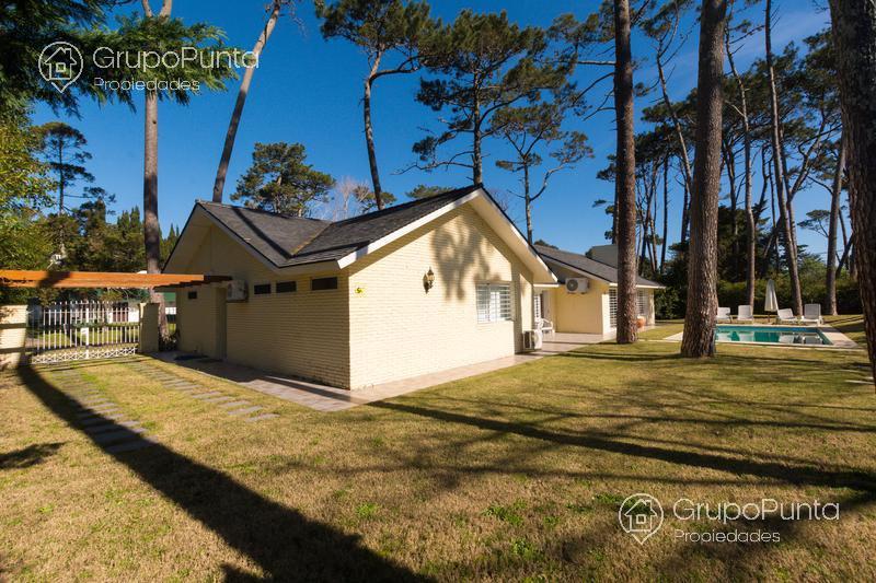 Casa con piscina playa mansa  en venta -alquiler  - Punta del Este · Foto 6