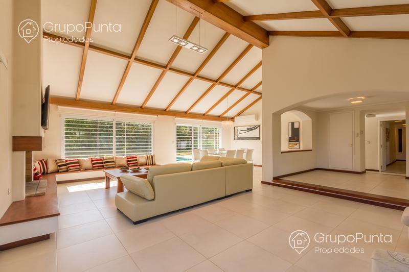 Casa con piscina playa mansa  en venta -alquiler  - Punta del Este · Foto 11
