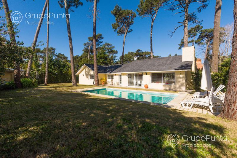 Casa con piscina playa mansa  en venta -alquiler  - Punta del Este · Foto 4