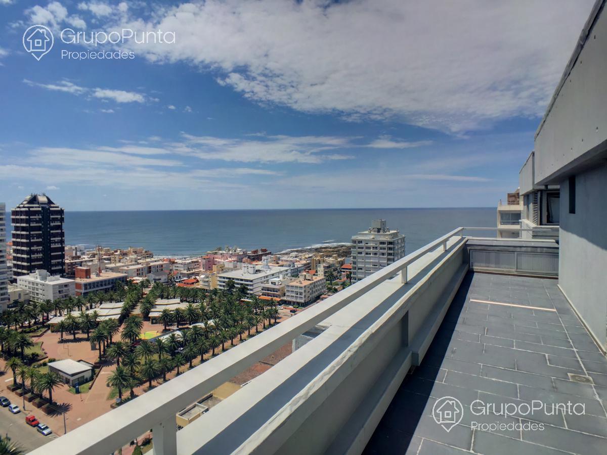 Departamento penthouse  en edificio Monarca, Punta del Este - Península · Foto 4