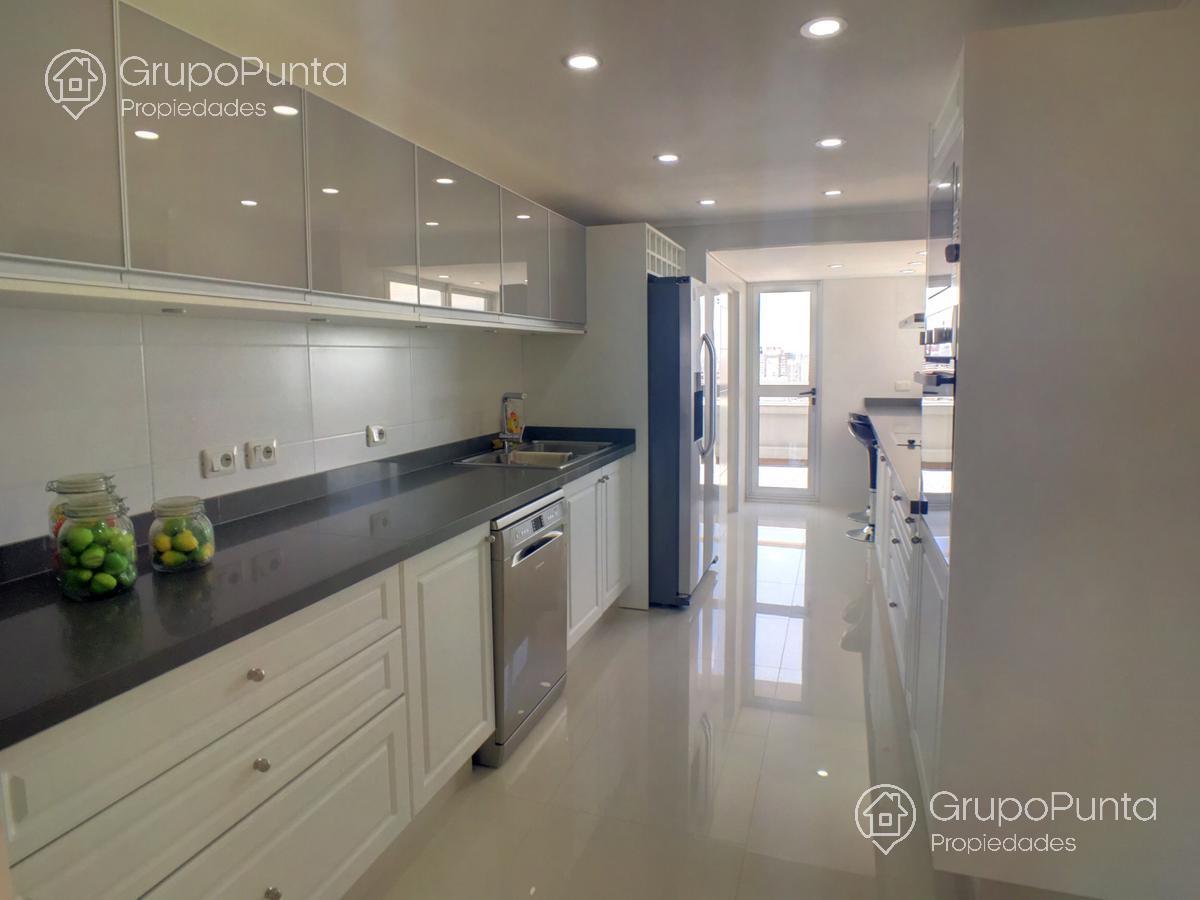 Departamento penthouse  en edificio Monarca, Punta del Este - Península · Foto 9