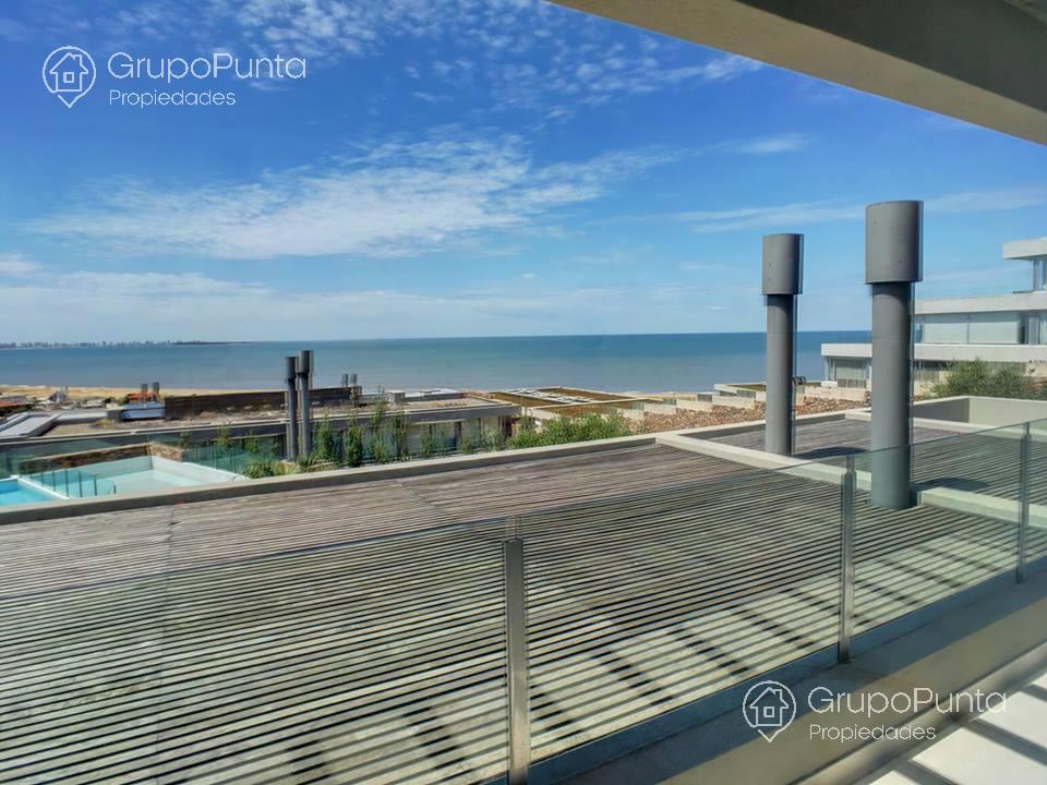 Departamento duplex con jardin y vista al mar   servicios premium   Punta Ballena · Foto 3