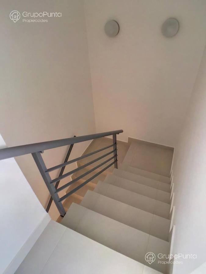 Departamento duplex con jardin y vista al mar   servicios premium   Punta Ballena · Foto 7