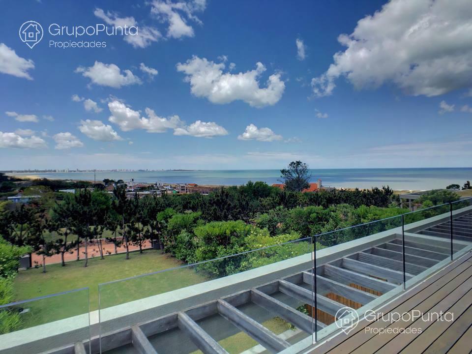 Departamento duplex con jardin  frente al mar en Punta Ballena · Foto 2