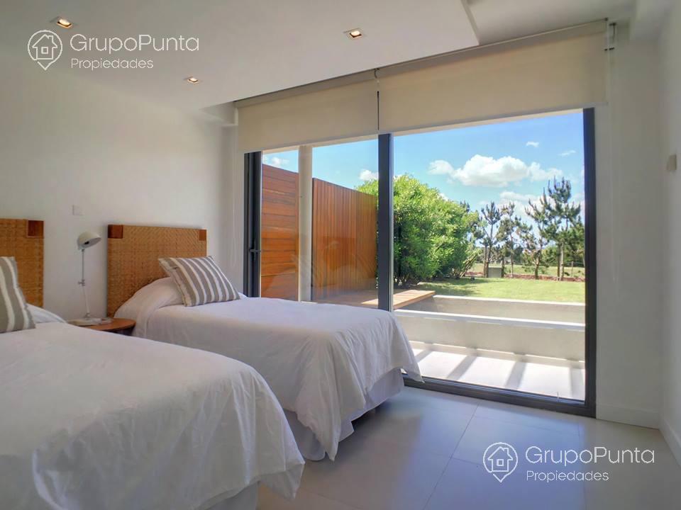 Departamento duplex con jardin  frente al mar en Punta Ballena · Foto 9