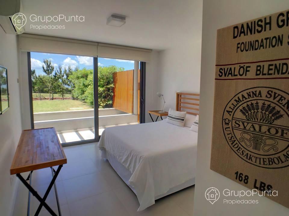 Departamento duplex con jardin  frente al mar en Punta Ballena · Foto 10