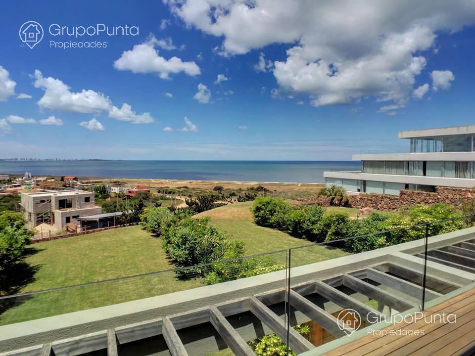 Departamento duplex  con jardin frente al mar  en Punta Ballena - Lomo de la Ballena · Foto 2