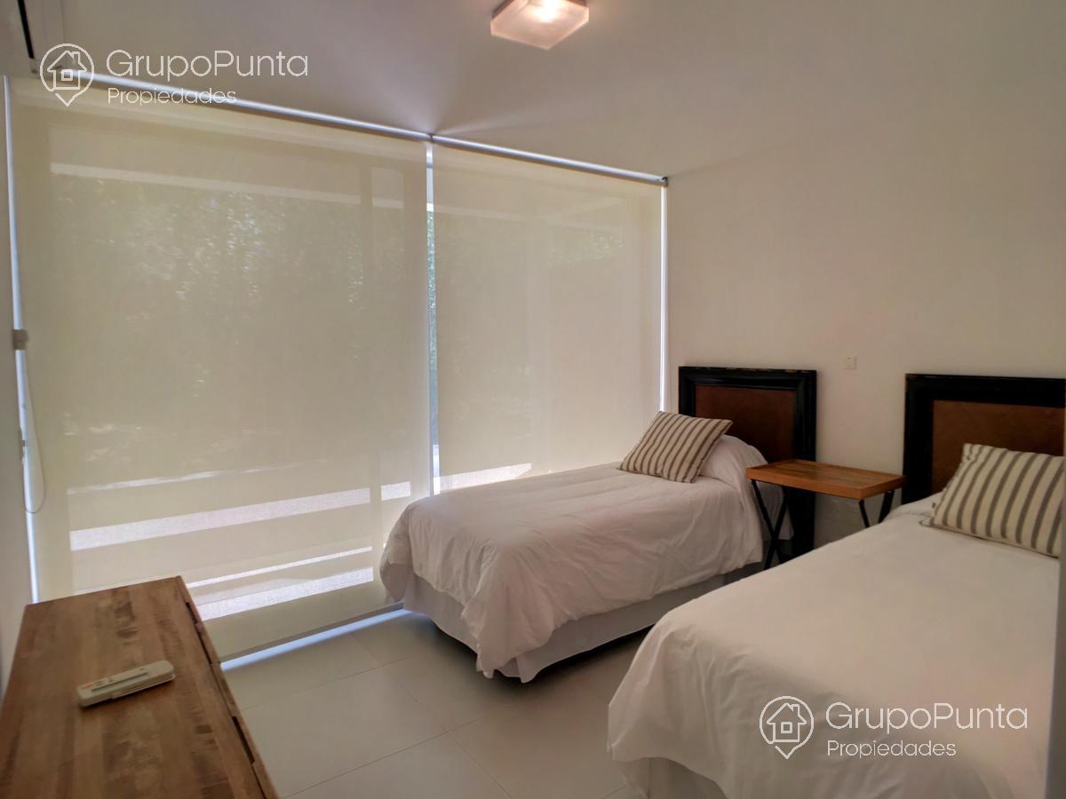 Departamento frente al mar  en   alquiler, en venta en   Punta Ballena · Foto 10
