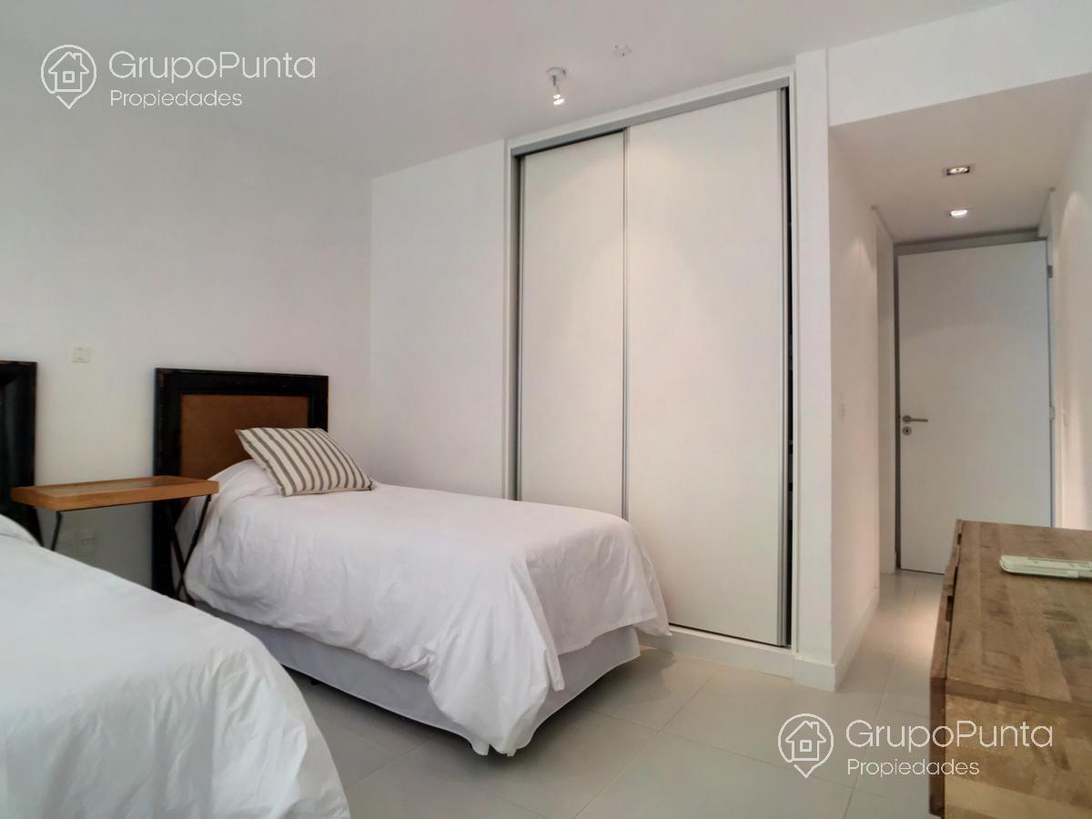 Departamento frente al mar  en   alquiler, en venta en   Punta Ballena · Foto 11