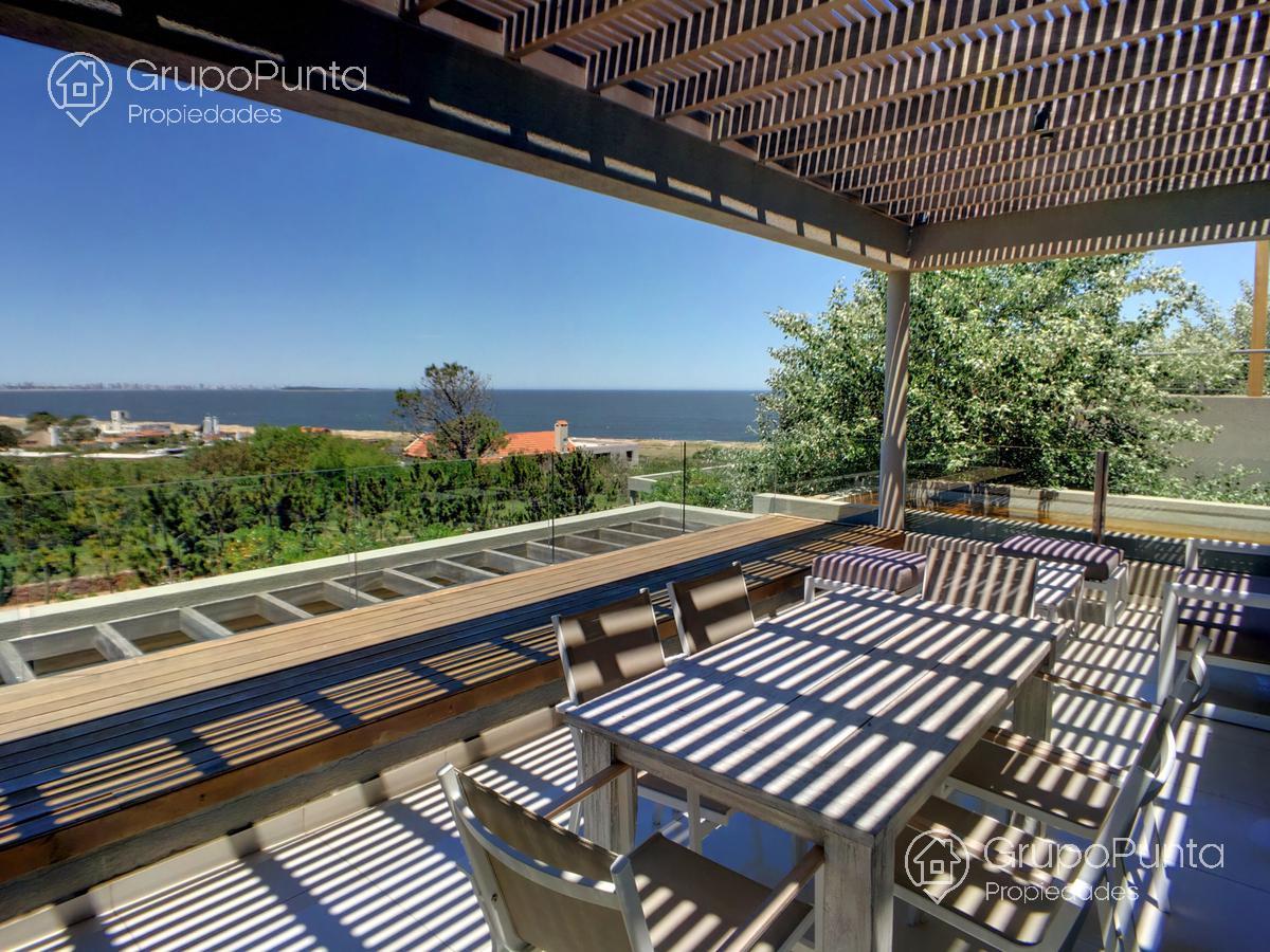 Departamento duplex con jardin frente  al mar en   alquiler  en venta   Punta Ballena · Foto 4