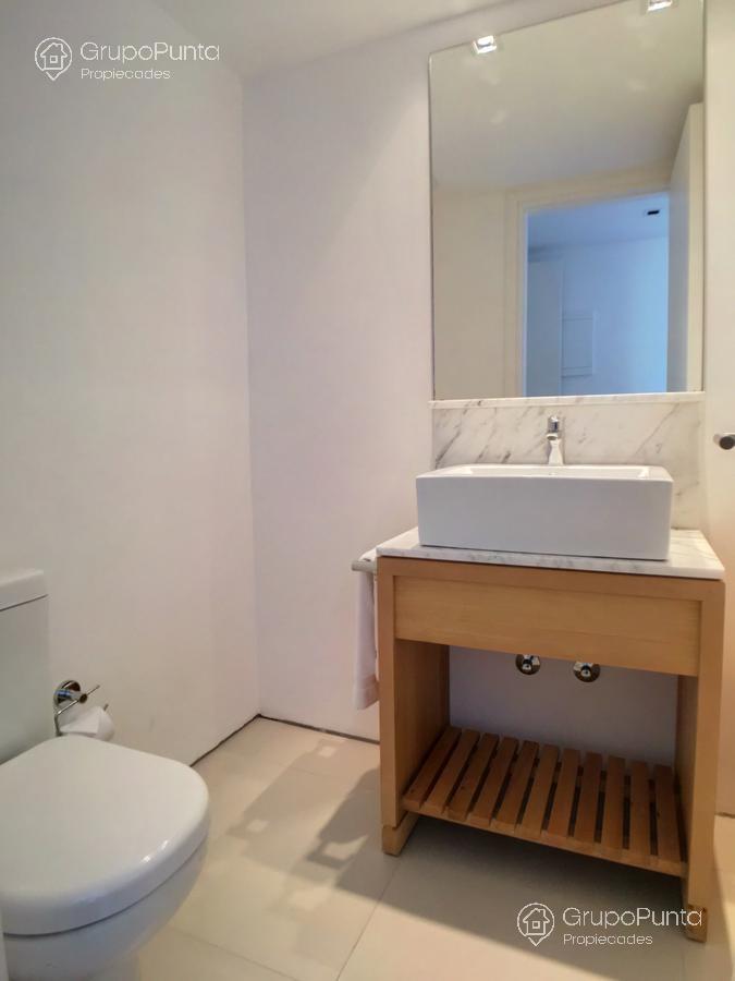 Departamento duplex con jardin frente  al mar en   alquiler  en venta   Punta Ballena · Foto 10