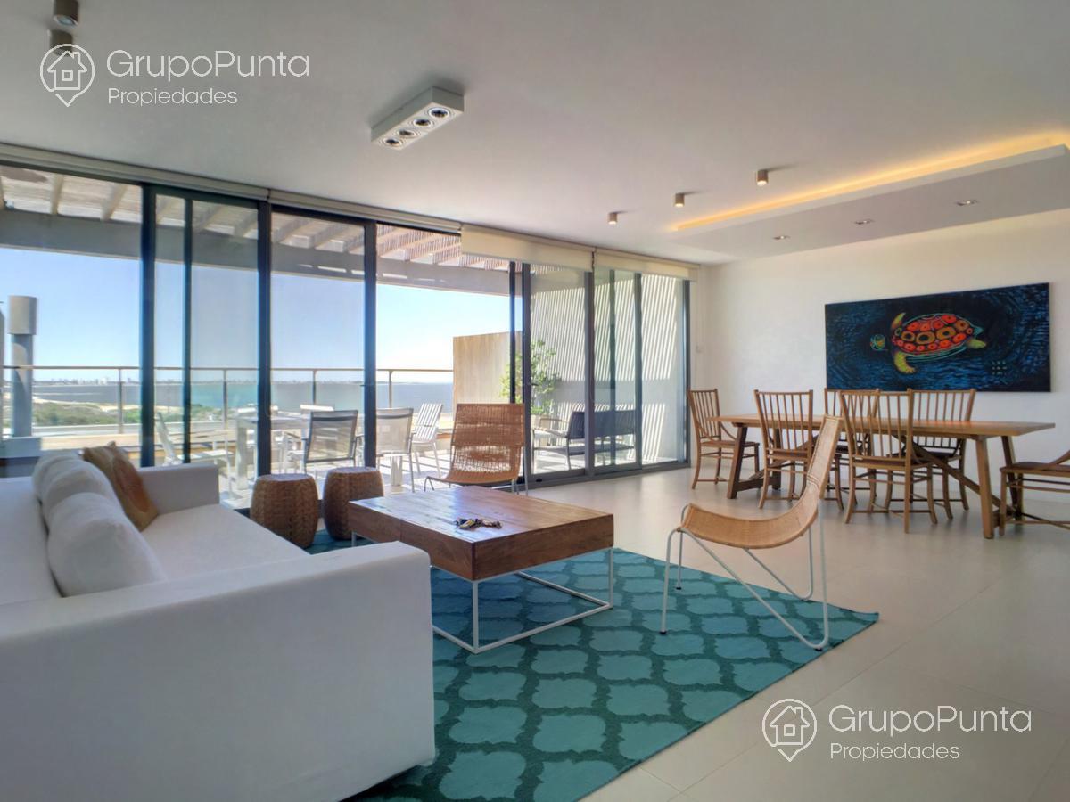 Departamento dos dormitorios con vista al mar   servicios premium- Punta Ballena