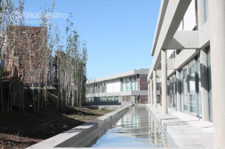 Departamento dos dormitorios con vista al mar    servicios premium en Punta Ballena · Foto 9