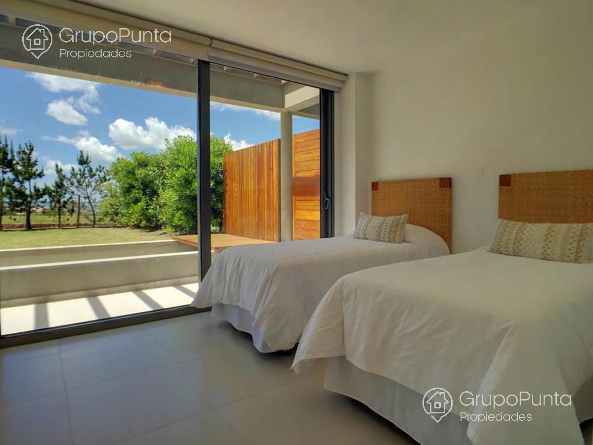 Departamento dos dormitorios con vista al mar    servicios premium en Punta Ballena · Foto 12