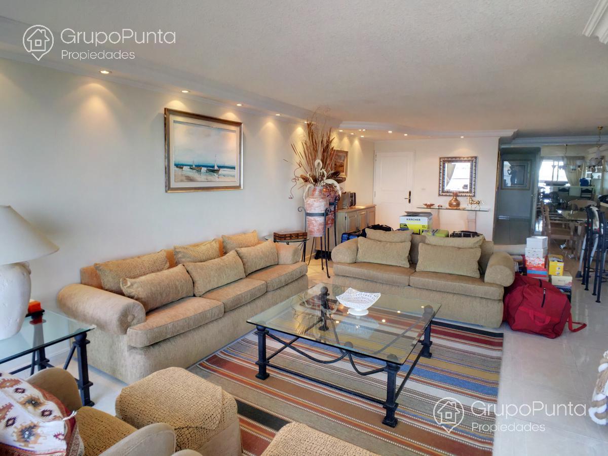 Departamento  frente al mar con amenities en alquiler en  Punta del Este · Foto 3