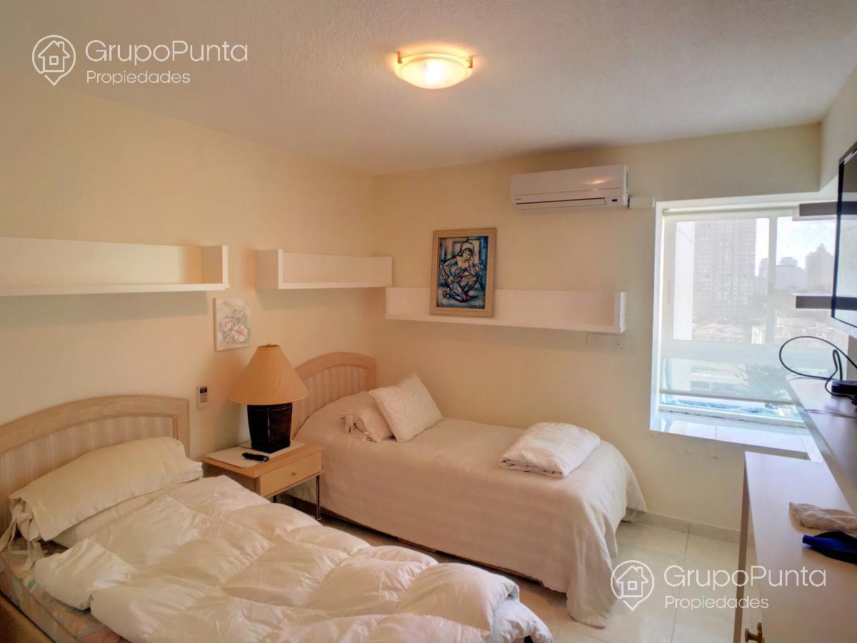 Departamento  frente al mar con amenities en alquiler en  Punta del Este · Foto 4
