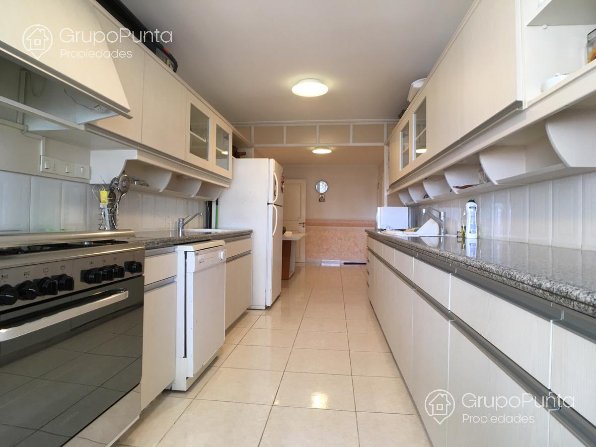 Departamento  frente al mar con amenities en alquiler en  Punta del Este · Foto 5