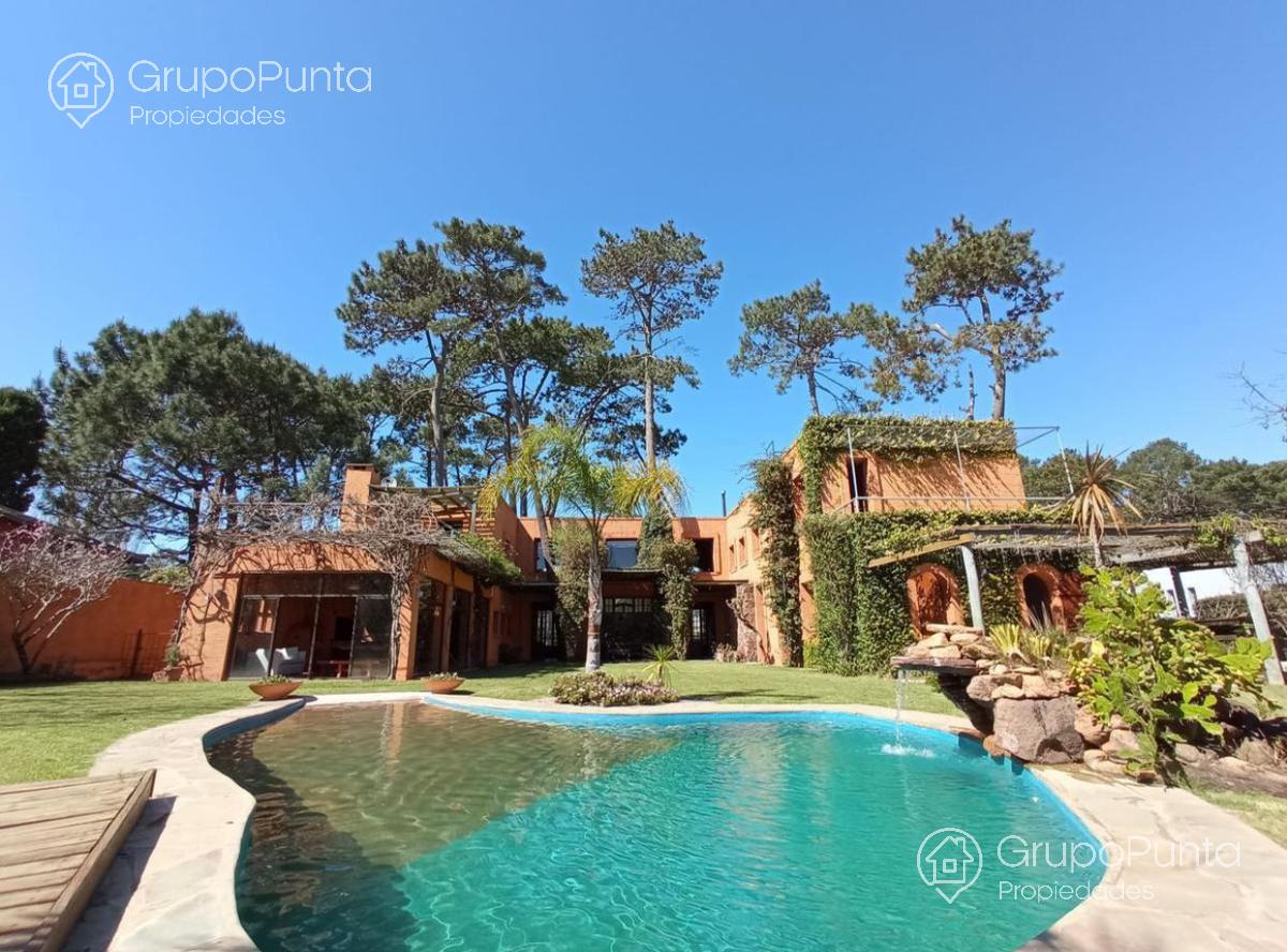 Casa grande con piscina  en barrio privado - La Arbolada -Zona colegios · Foto 2