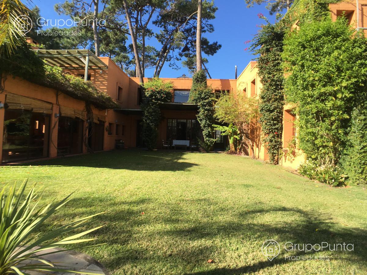 Casa grande con piscina  en barrio privado - La Arbolada -Zona colegios · Foto 6