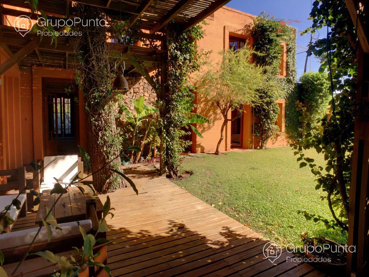 Casa grande con piscina  en barrio privado - La Arbolada -Zona colegios · Foto 7