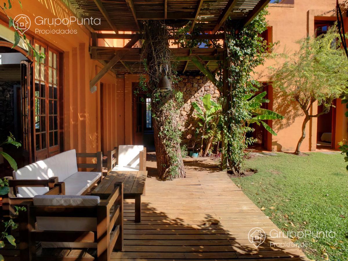 Casa grande con piscina  en barrio privado - La Arbolada -Zona colegios · Foto 8