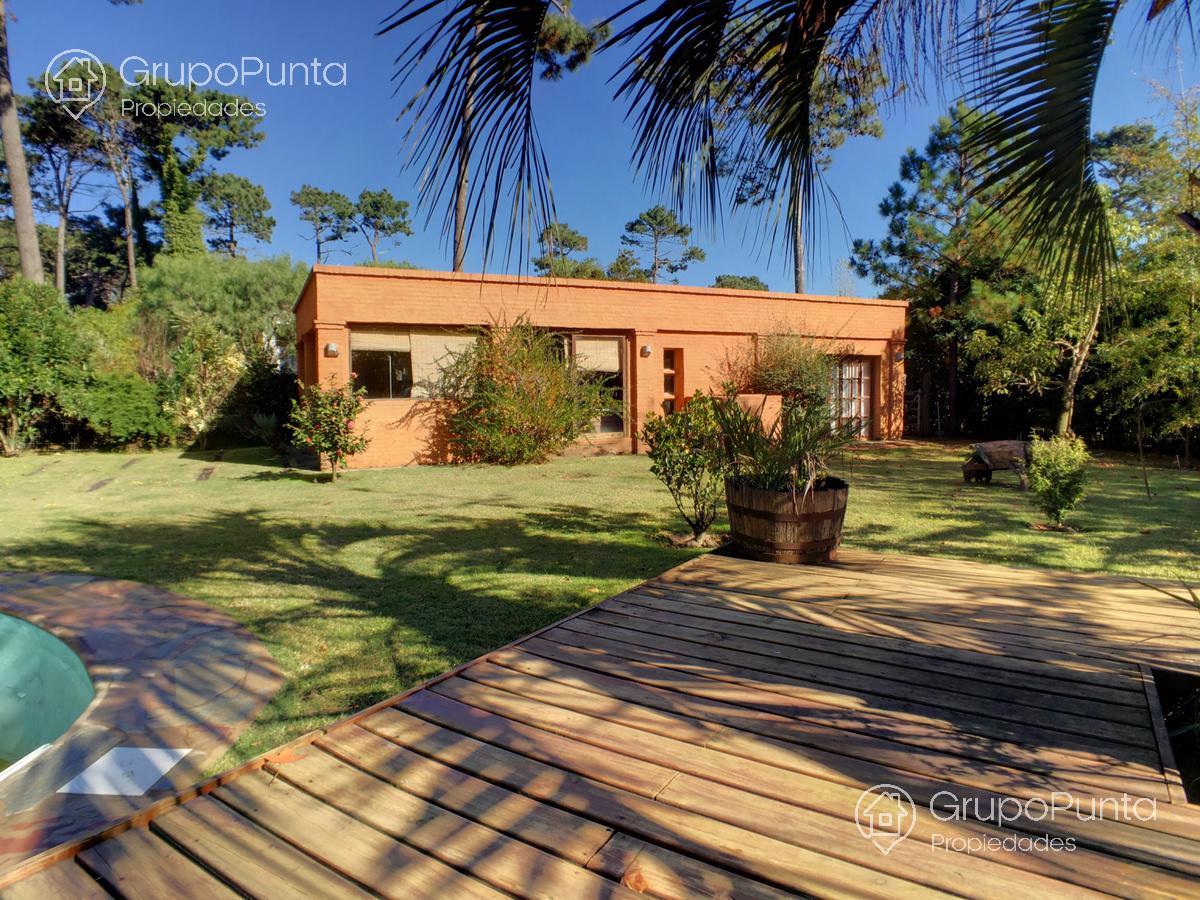 Casa grande con piscina  en barrio privado - La Arbolada -Zona colegios · Foto 9