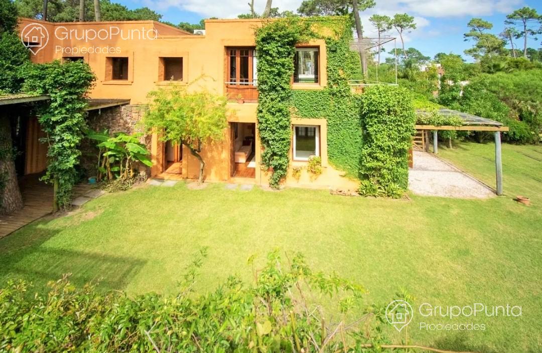 Casa grande con piscina  en barrio privado - La Arbolada -Zona colegios · Foto 12