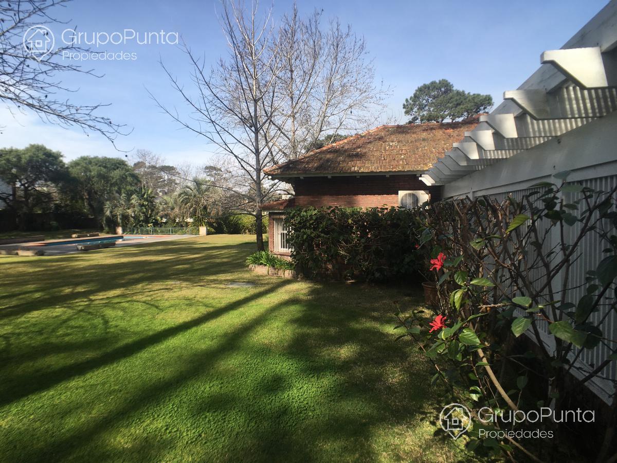 Casa con piscina , 5 dormitorios en alquiler Punta del Este   playa mansa · Foto 2
