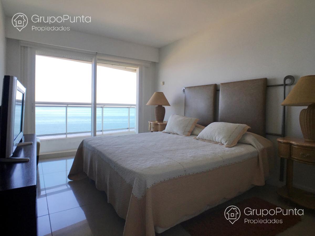 Departamento 3 dormitorios en suite frente al mar,  Torre Aquarela  - Playa Mansa · Foto 10