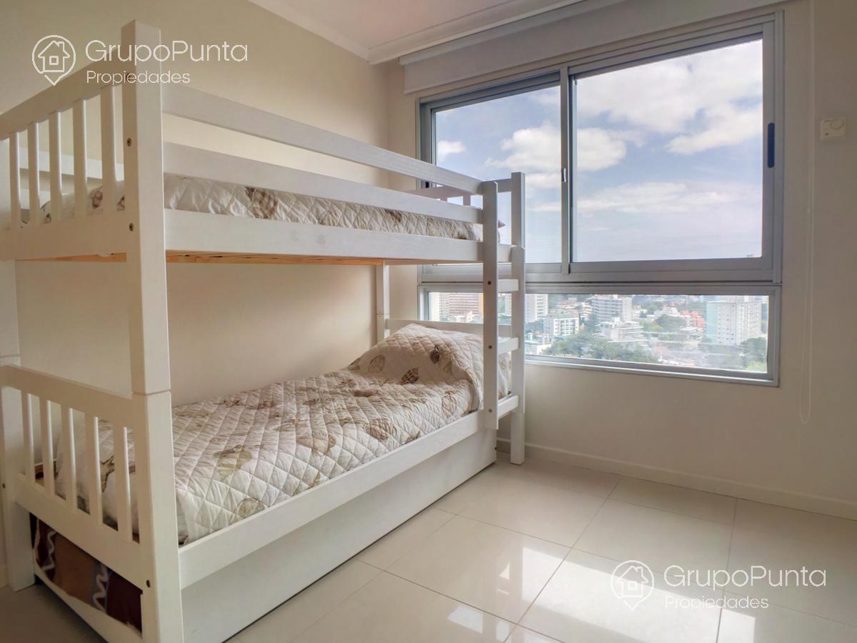 Departamento dos dormitorios en alquiler en Ocean Drive, Pumta del este , zon a Shopping · Foto 3