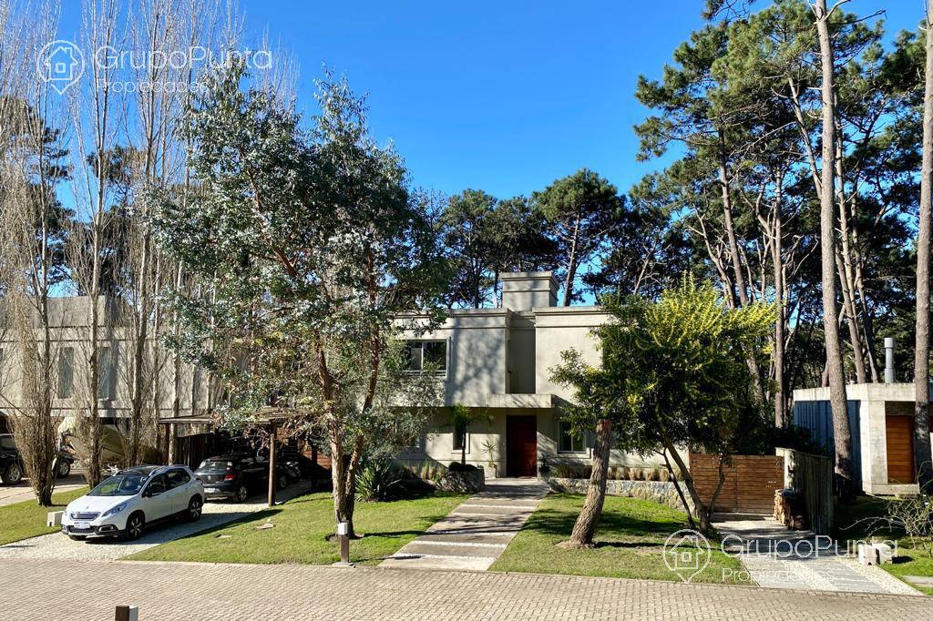 Casa en barrio privado  - Rincón del Indio II