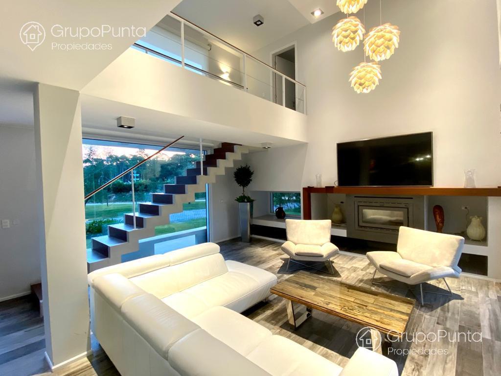 Casa minimalista en  barrio privado en  Punta Ballena -Punta del Este -design village · Foto 2