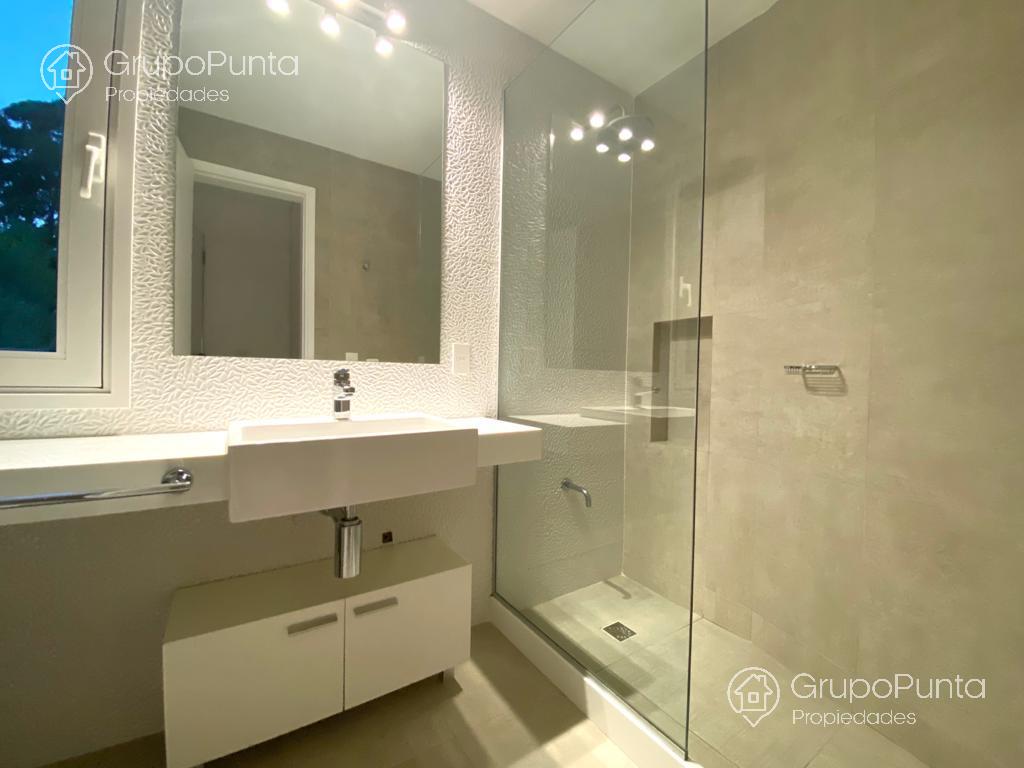 Casa minimalista en  barrio privado en  Punta Ballena -Punta del Este -design village · Foto 10
