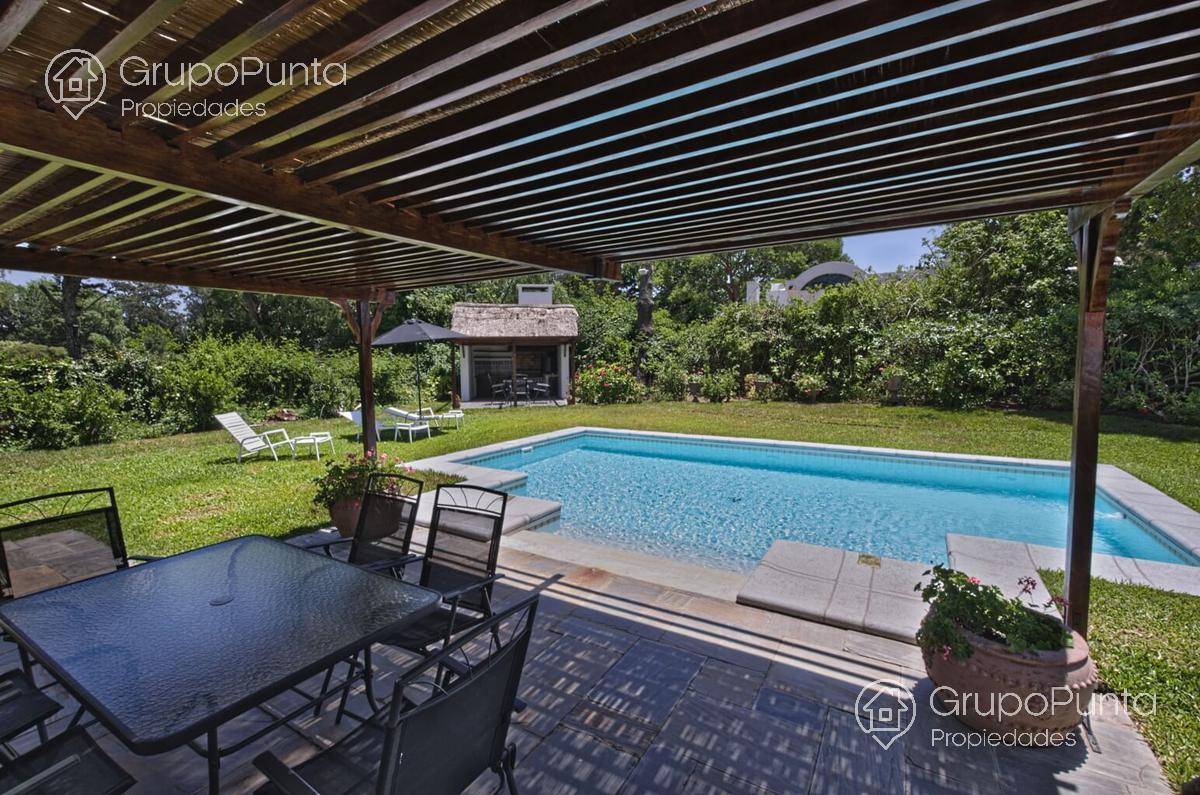 Hermoso chalet con piscina climatizada en alquiler en zona Golf - Punta del Este · Foto 6