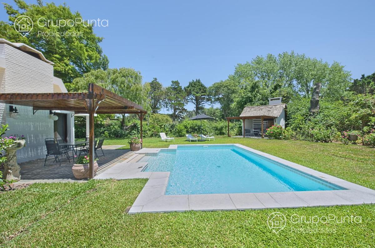 Hermoso chalet con piscina climatizada en alquiler en zona Golf - Punta del Este · Foto 7