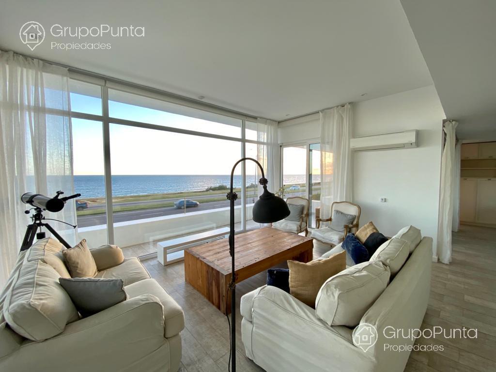 Espectacular Casa  frente al mar en venta y alquiler anual  - Playa Mansa - Punta del Este · Foto 5