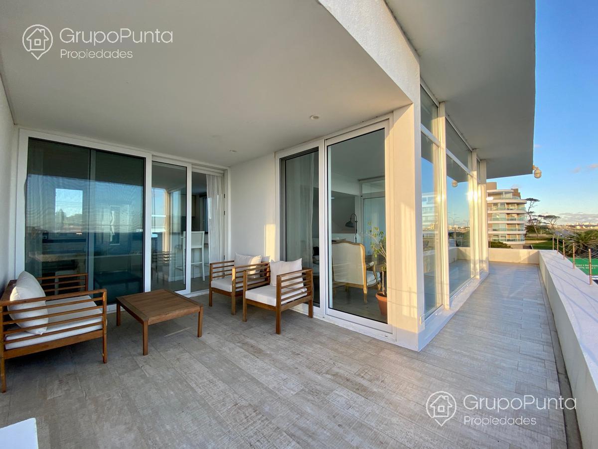 Espectacular Casa  frente al mar en venta y alquiler anual  - Playa Mansa - Punta del Este · Foto 8