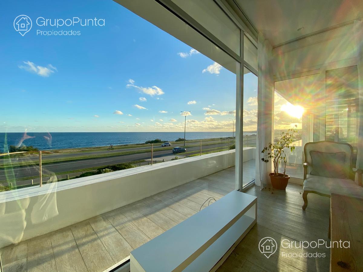 Espectacular Casa  frente al mar en venta y alquiler anual  - Playa Mansa - Punta del Este · Foto 11