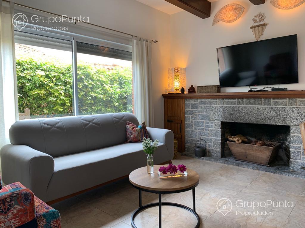 Casa en venta y alquiler  a 200 metros del mar  en la  Península- Punta del Este · Foto 2