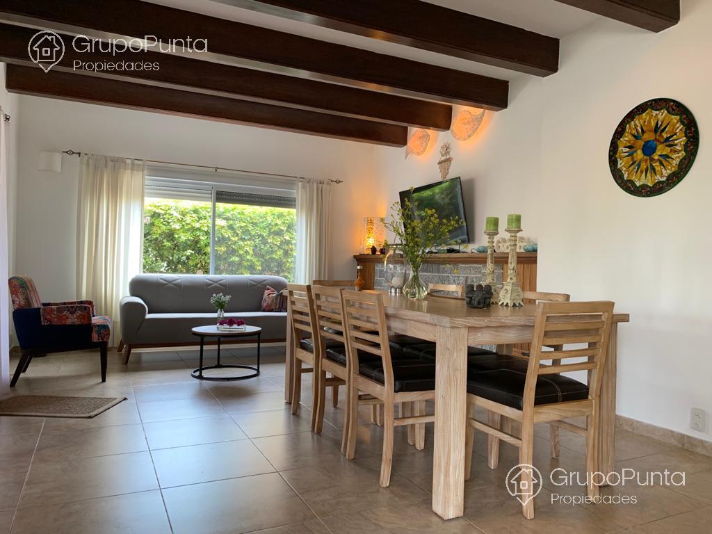 Casa en venta y alquiler  a 200 metros del mar  en la  Península- Punta del Este · Foto 3